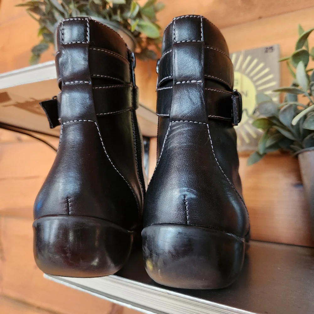 Azaleia Black Leather Ankle Buckle Boots Booties Western Classic Comfy Zip Sz 8M